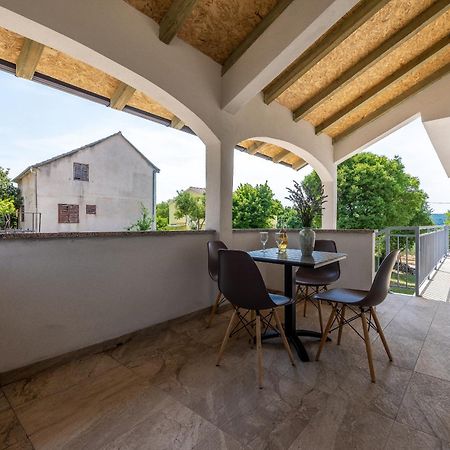 Apartmani Dupor Gornji Karin Exteriör bild