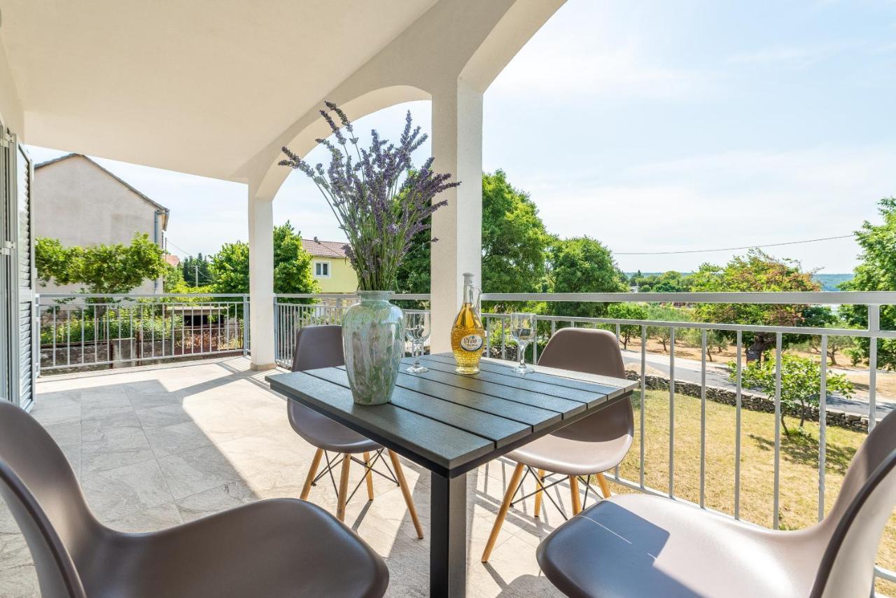 Apartmani Dupor Gornji Karin Exteriör bild