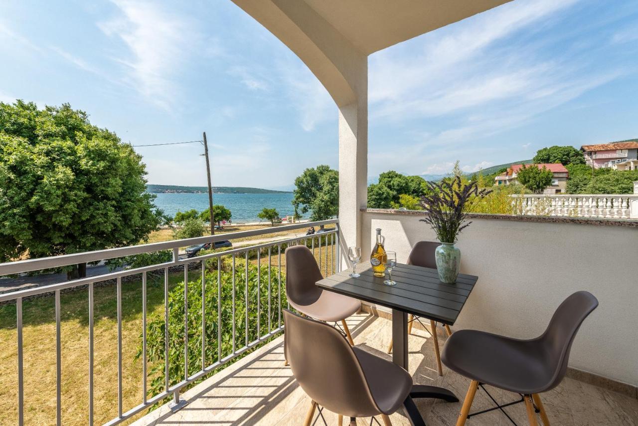 Apartmani Dupor Gornji Karin Exteriör bild