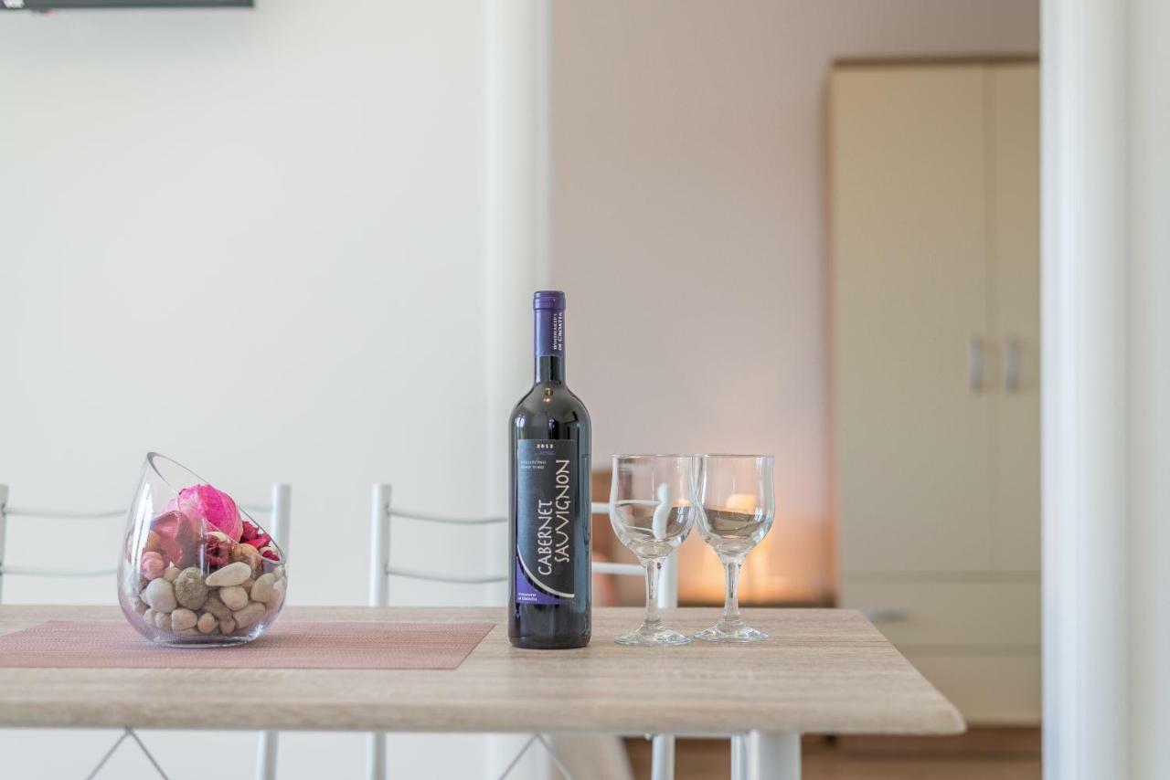Apartmani Dupor Gornji Karin Exteriör bild