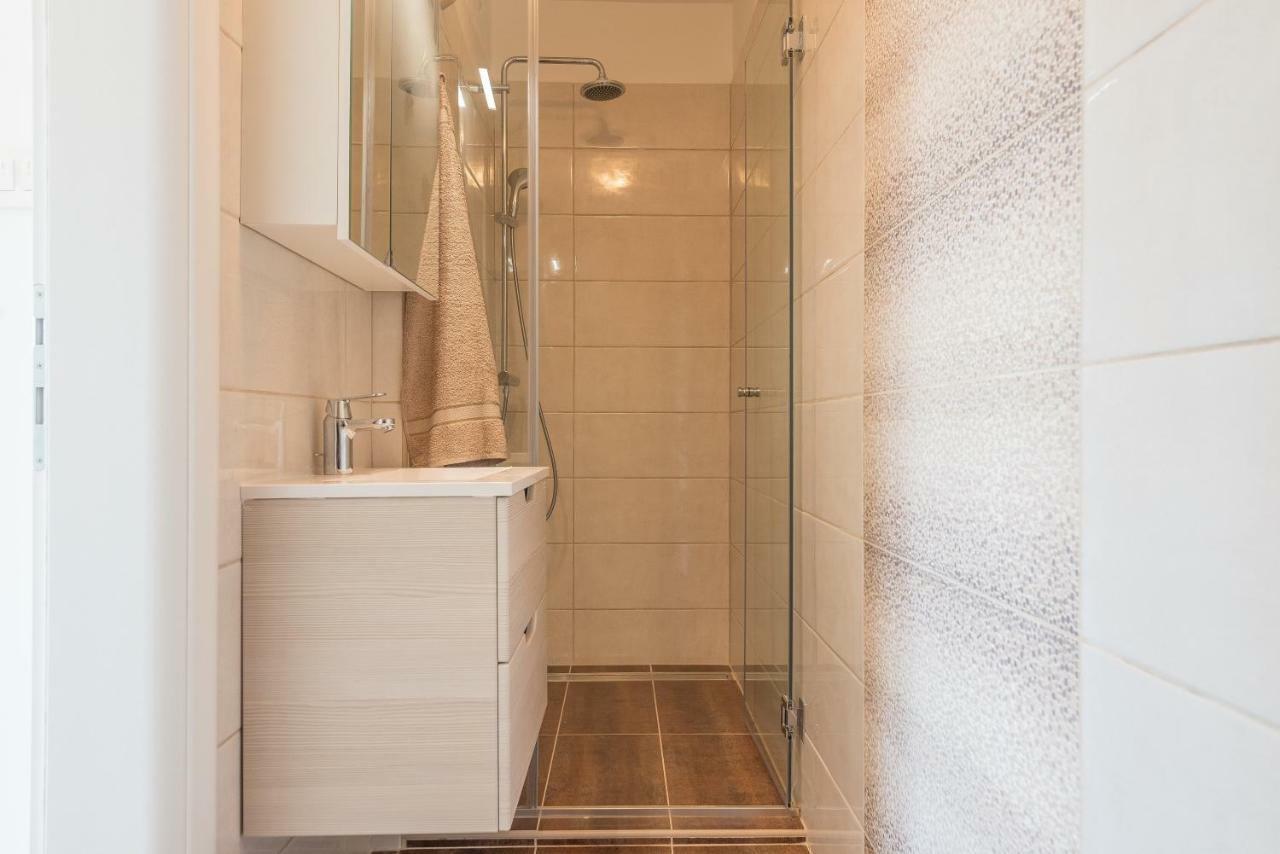 Apartmani Dupor Gornji Karin Exteriör bild
