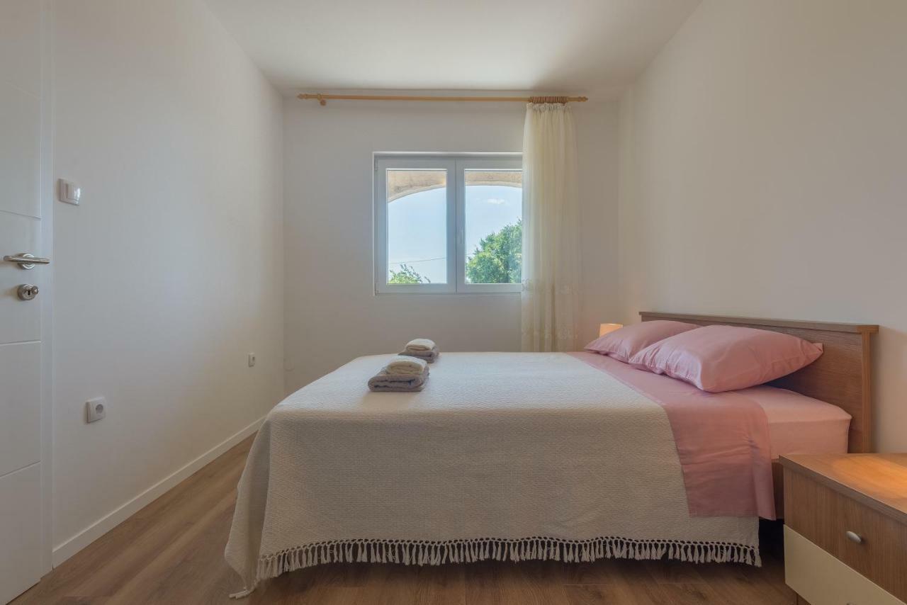 Apartmani Dupor Gornji Karin Exteriör bild