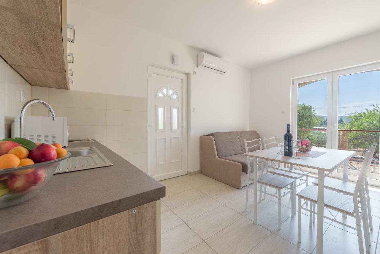 Apartmani Dupor Gornji Karin Exteriör bild
