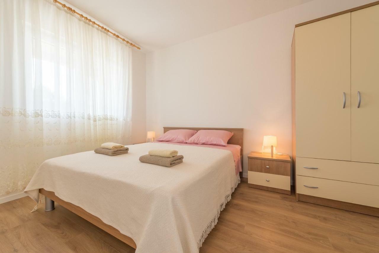 Apartmani Dupor Gornji Karin Exteriör bild