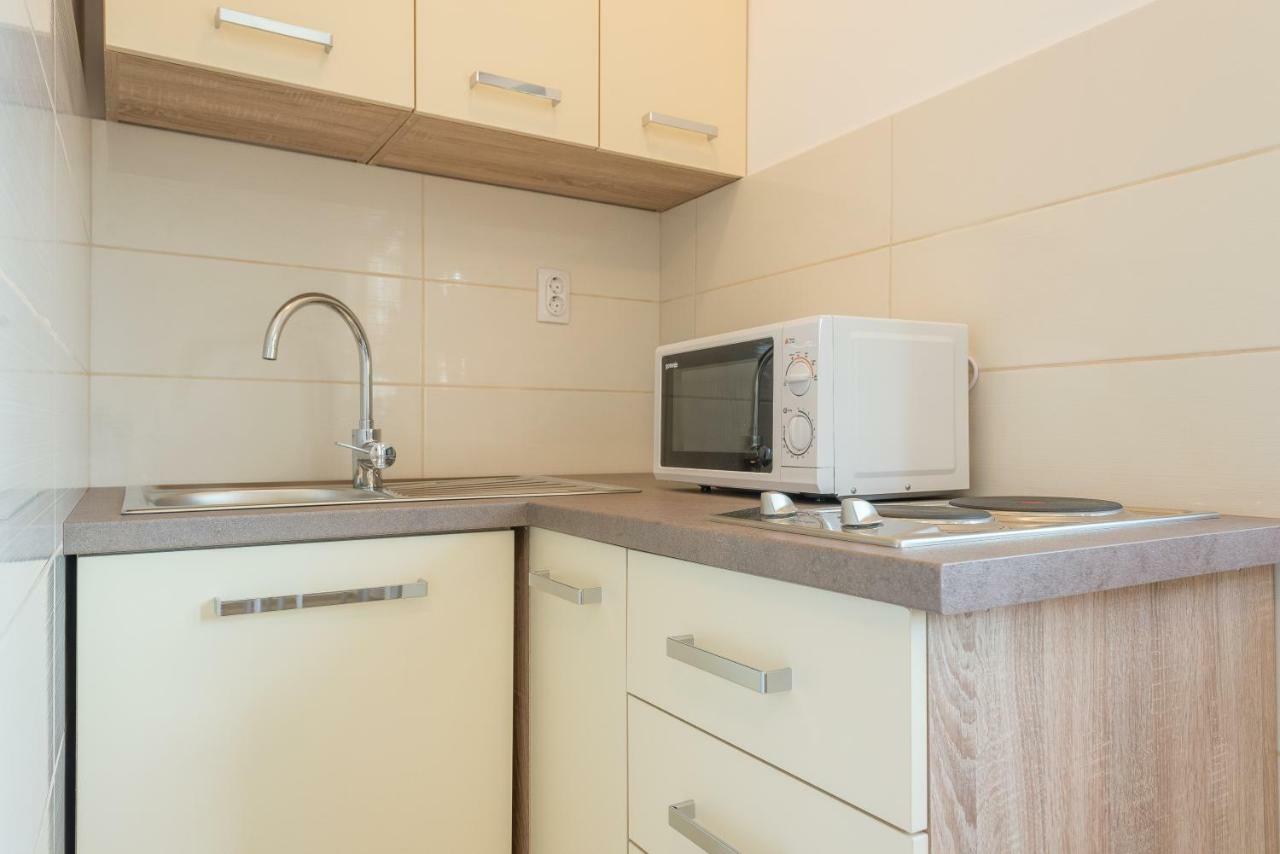 Apartmani Dupor Gornji Karin Exteriör bild