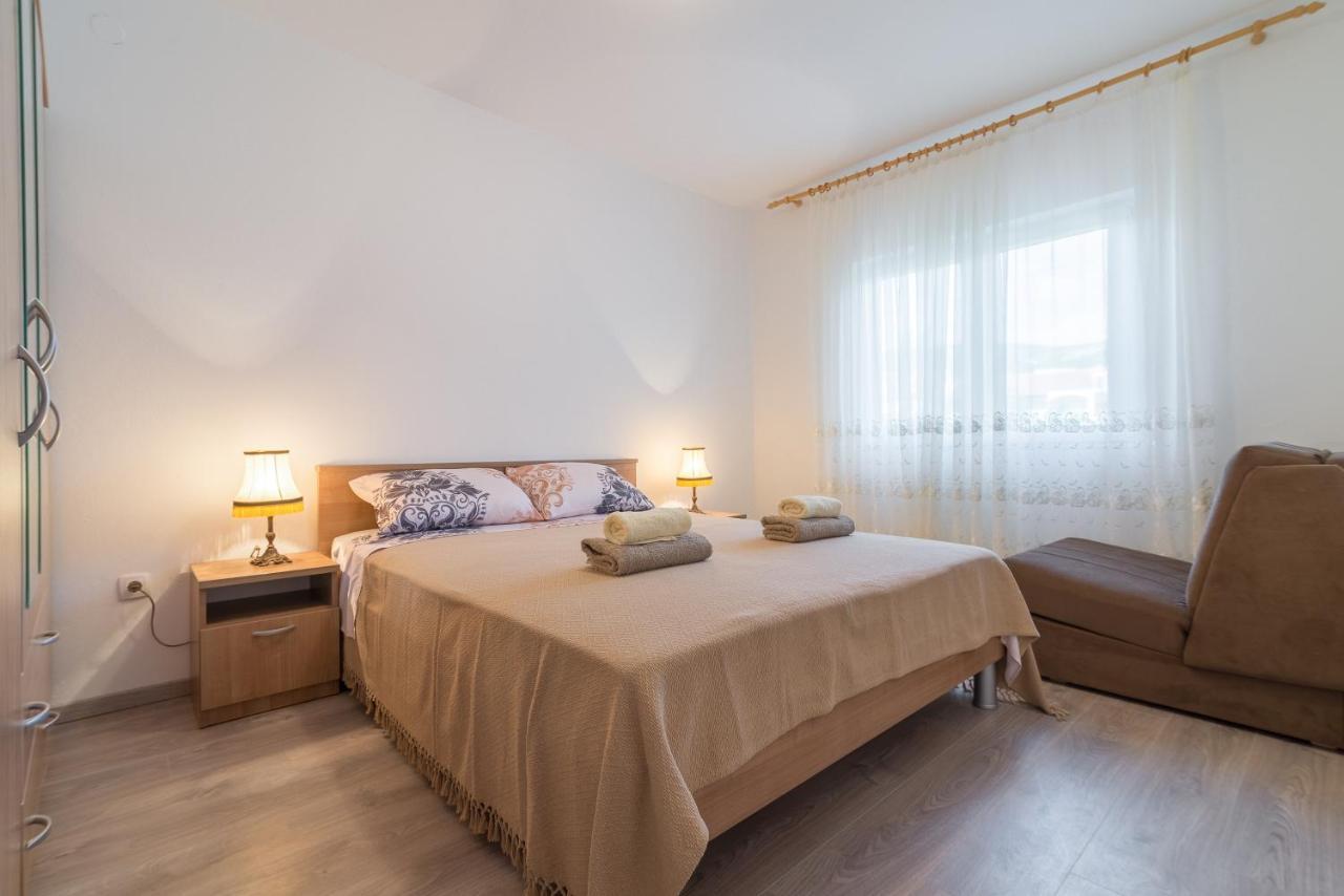 Apartmani Dupor Gornji Karin Exteriör bild