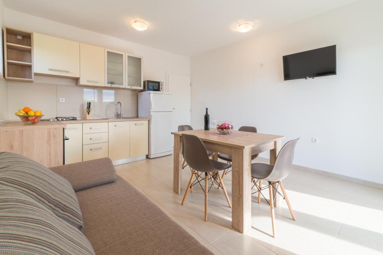 Apartmani Dupor Gornji Karin Exteriör bild